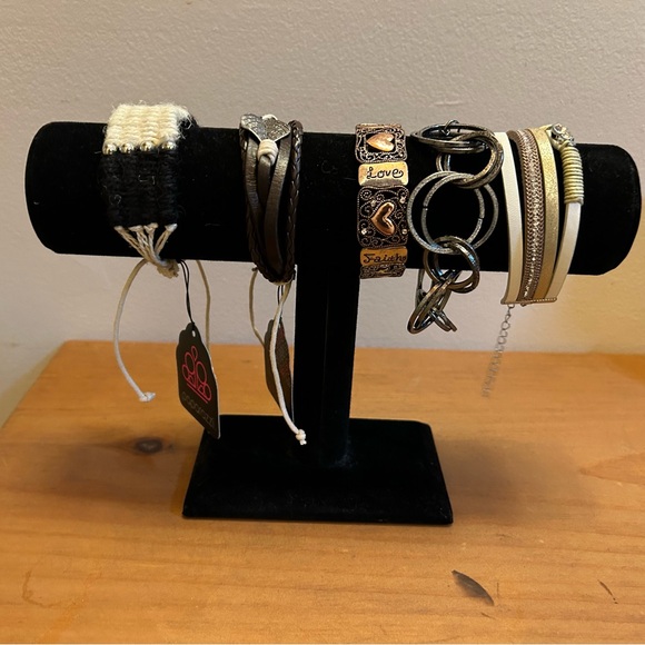 5 Piece Paparazzi Bracelet set - Picture 2 of 13